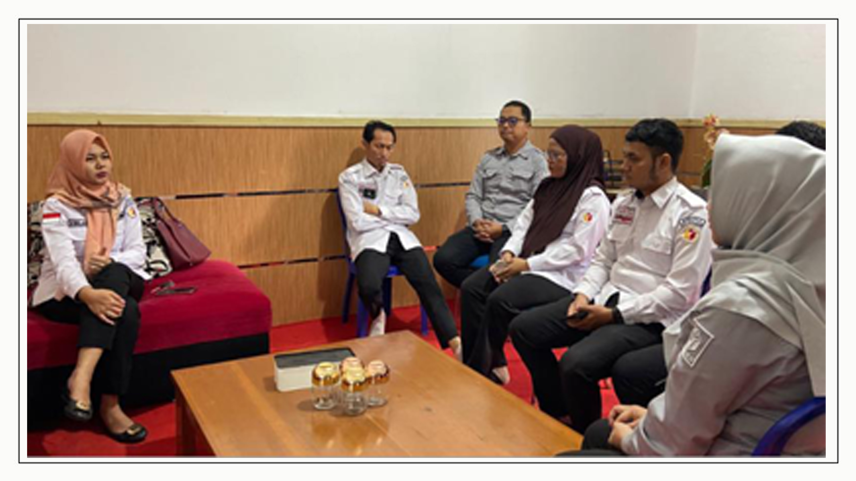 Rapat Kerja Divisi Pencegahan, Parmas, dan Humas Bawaslu Kota Pagar Alam, Chlara Febriana Tekankan Optimalisasi Kinerja 2026