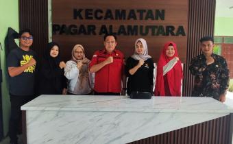 Chlara Febriana Anggota Bawaslu beserta staf pelaksana, Garin Gaus Tiantoro, Gusti Erlangga dan Sri Rahayu Mulyana Bawaslu kota Pagar Alam lakukan KOORDINASI Dengan Camat Pagar Alam Utara Ari Iranda mengenai data PDPB  