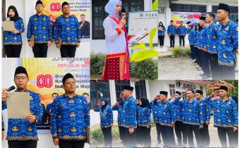 Jajaran pimpinan dan staf Bawaslu kota Pagar Alammelaksanakan upacara memperingati HUT RI KE-80 yang berlangsung di halaman kantor pada tanggal, 17 Agustus 2025.