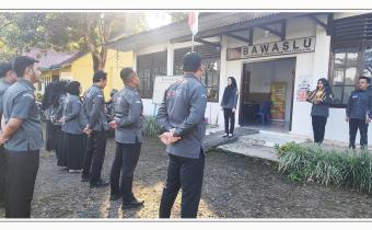 Gelar Apel Rutin Pagi Rutinitas Disiplin setiap Hari Senin