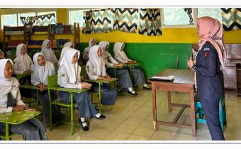 Edukasi Pemilih Pemula: Chlara Febriana Pemimpin Sosialisasi Pencegahan Pelanggaran di SMA Muhammadiyah Pagar Alam