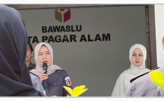 Perkuat Disiplin Kelembagaan , Nurweni Pimpin Apel Pagi Bawaslu Kota Pagar Alam